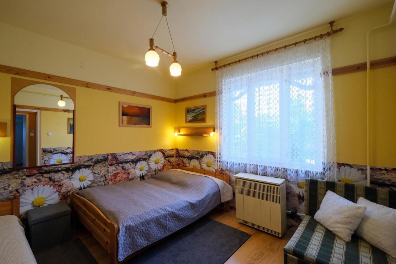 4 Evszak Apartman Gyula Bagian luar foto