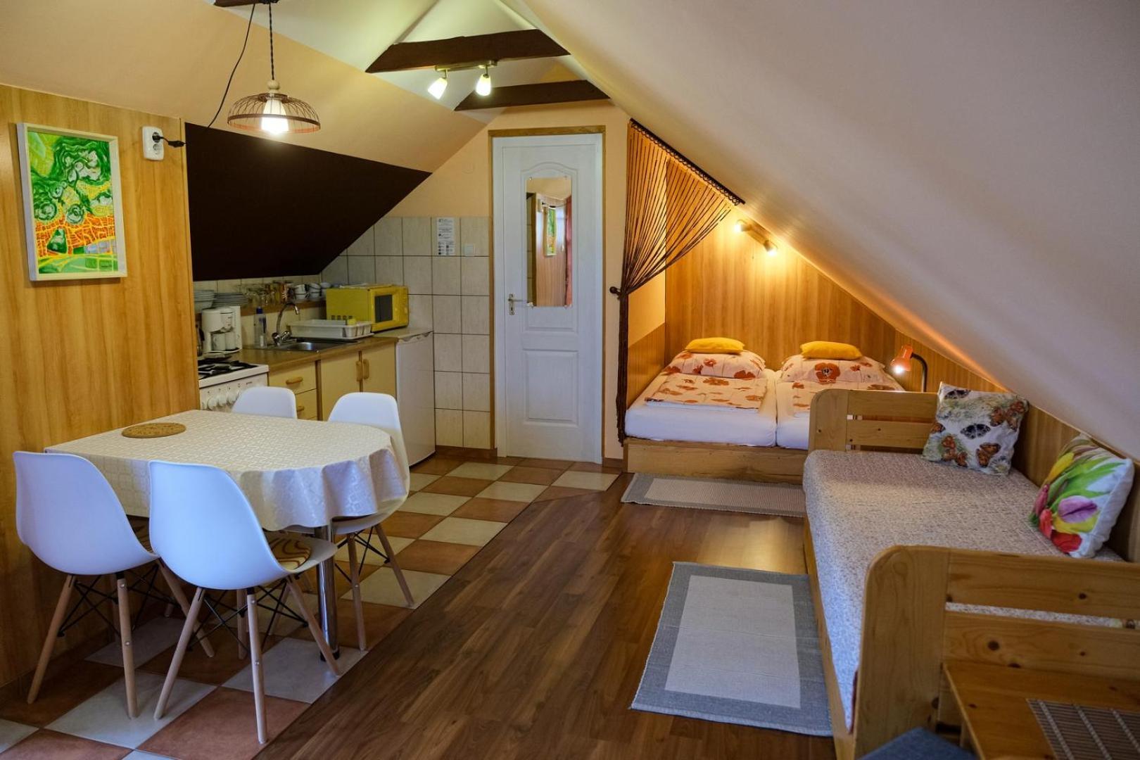 4 Evszak Apartman Gyula Bagian luar foto