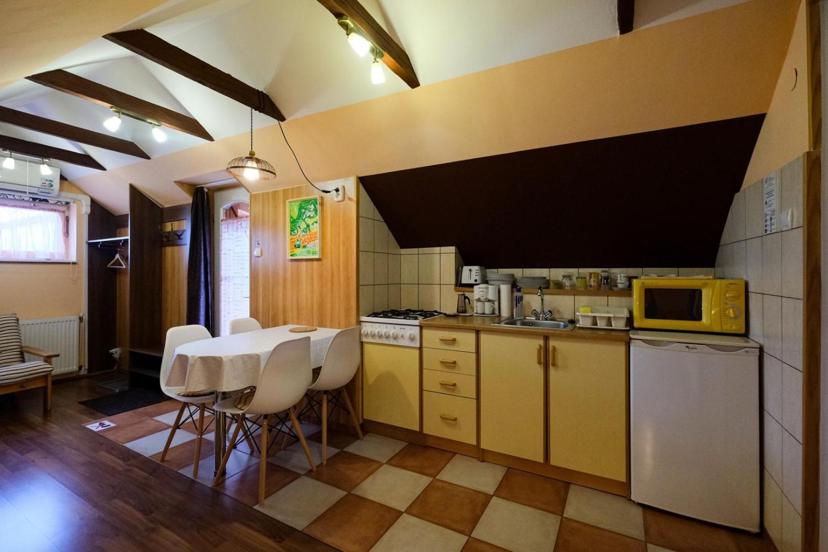 4 Evszak Apartman Gyula Bagian luar foto