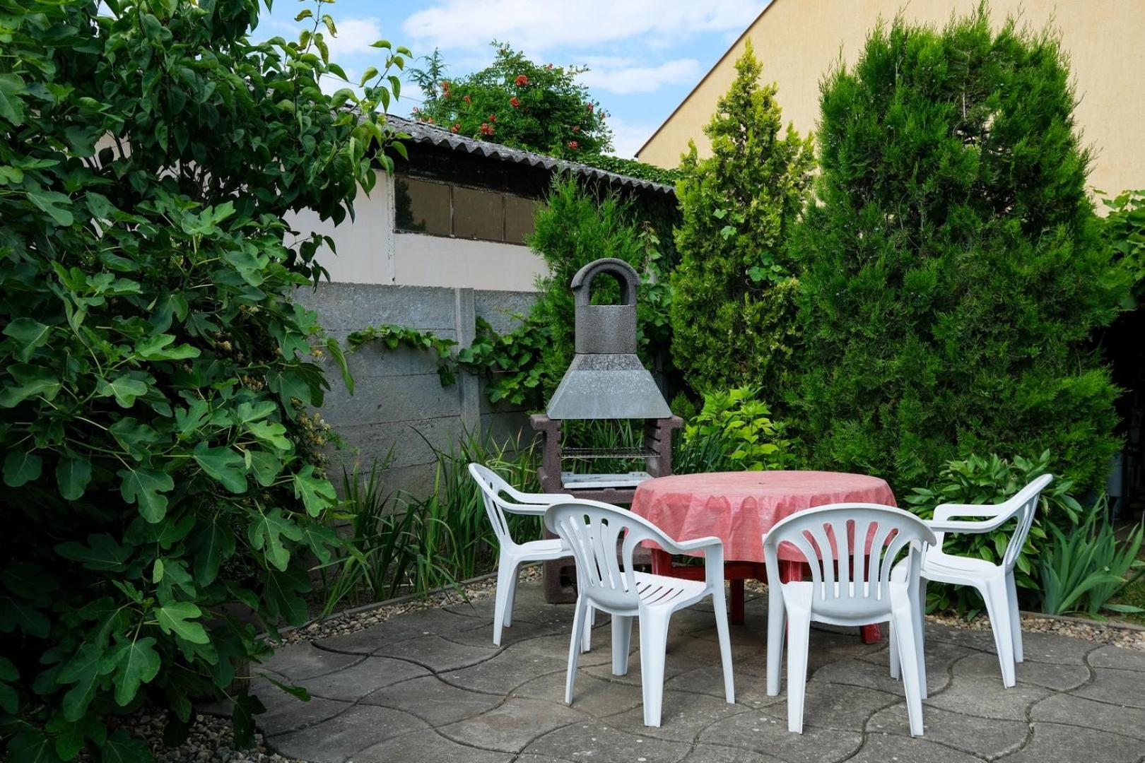 4 Evszak Apartman Gyula Bagian luar foto