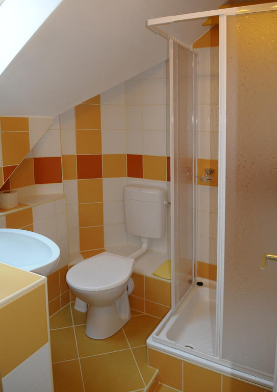 4 Evszak Apartman Gyula Ruang foto