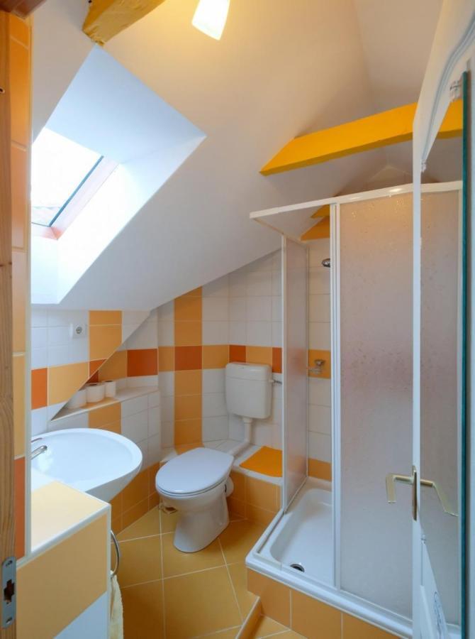 4 Evszak Apartman Gyula Bagian luar foto